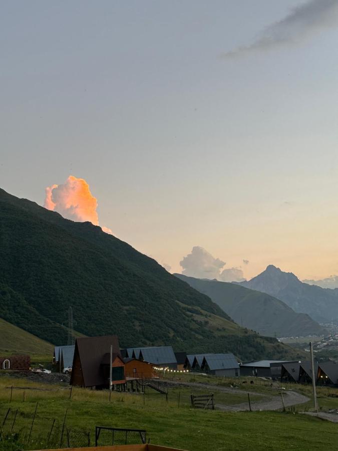 Lonely Mountain Villa Казбеги Екстериор снимка