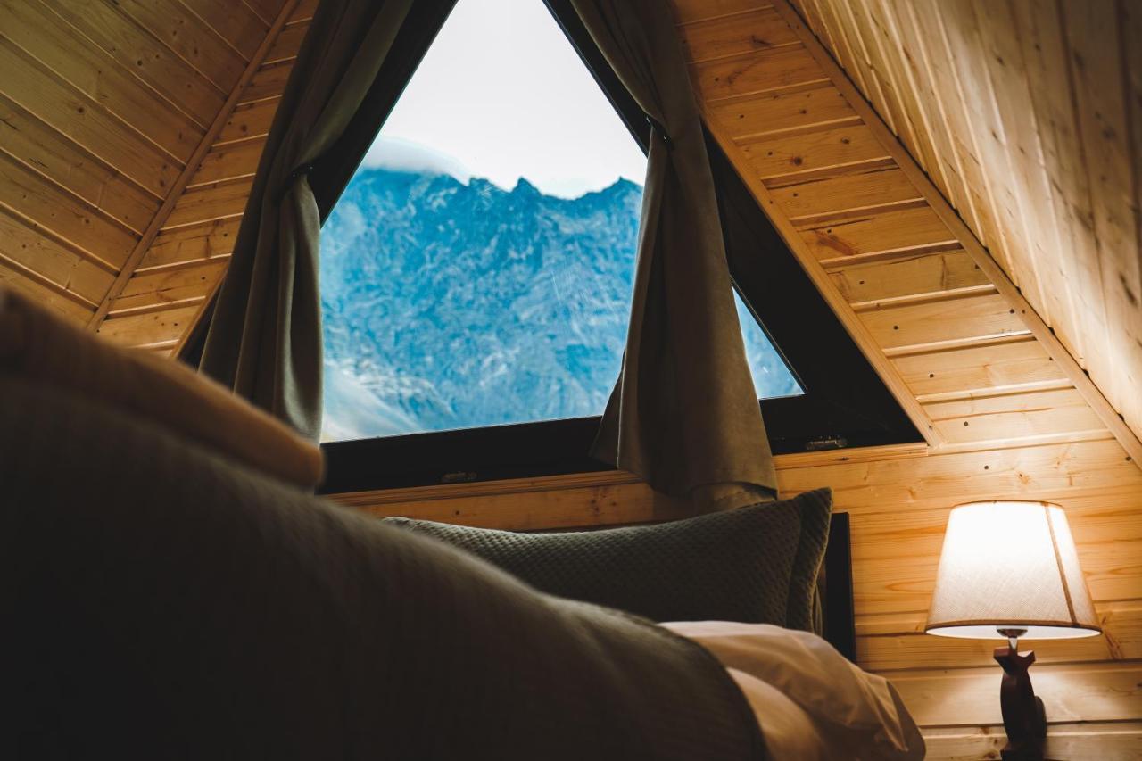 Lonely Mountain Villa Казбеги Екстериор снимка
