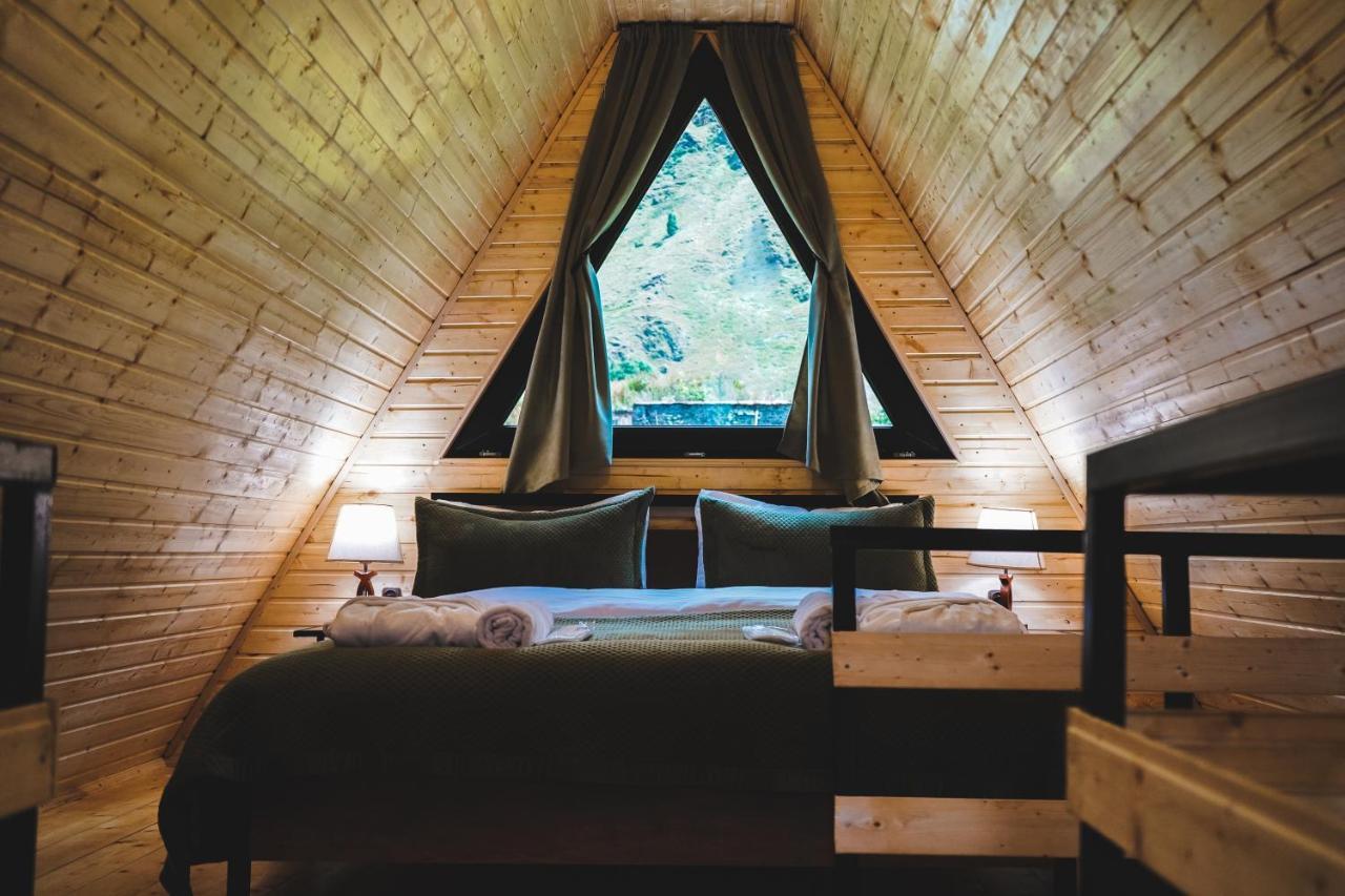 Lonely Mountain Villa Казбеги Екстериор снимка