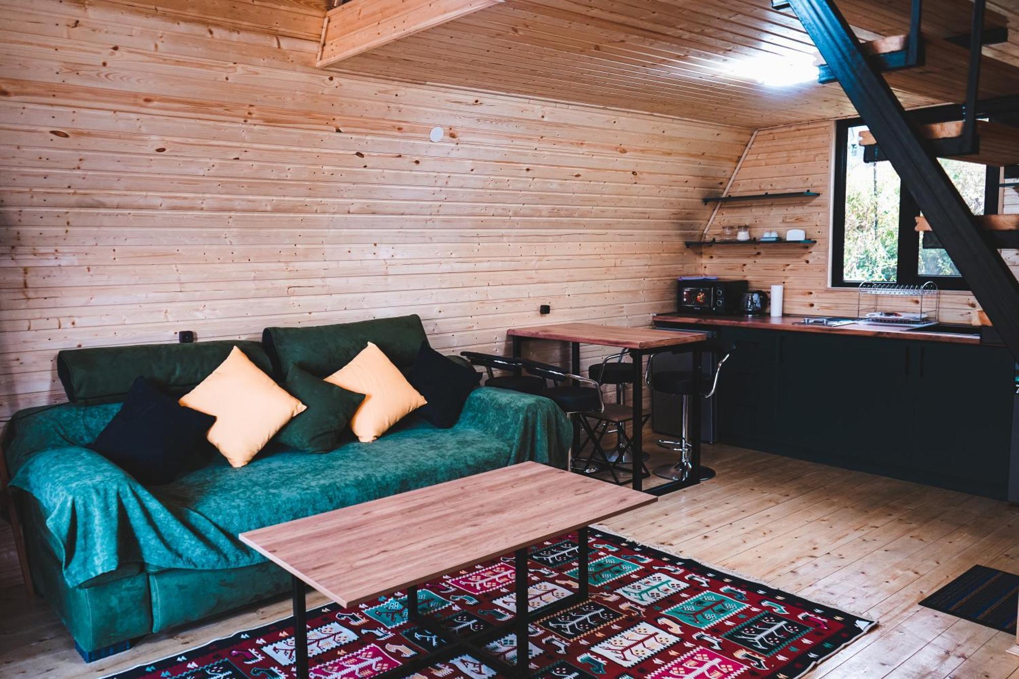 Lonely Mountain Villa Казбеги Екстериор снимка