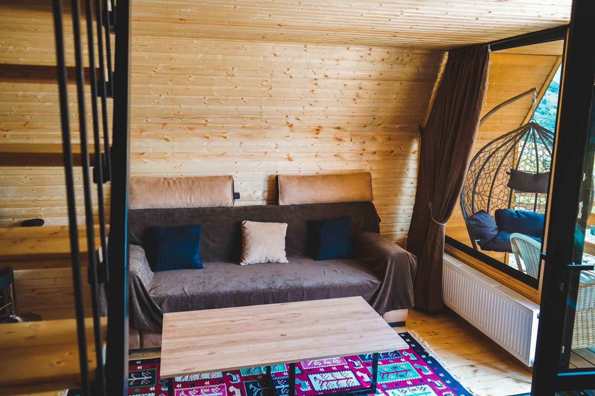 Lonely Mountain Villa Казбеги Екстериор снимка