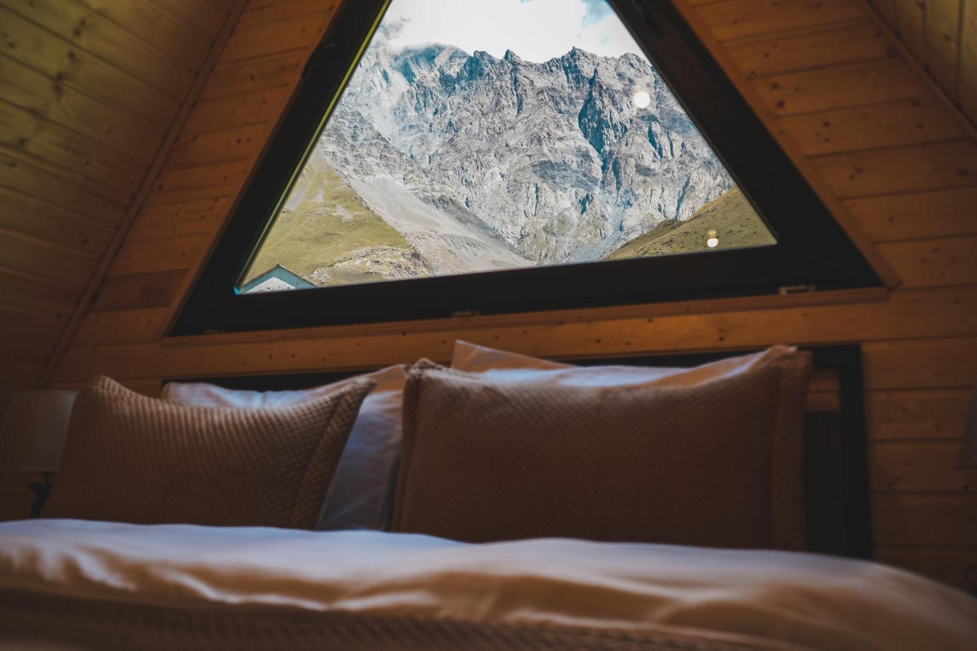 Lonely Mountain Villa Казбеги Екстериор снимка