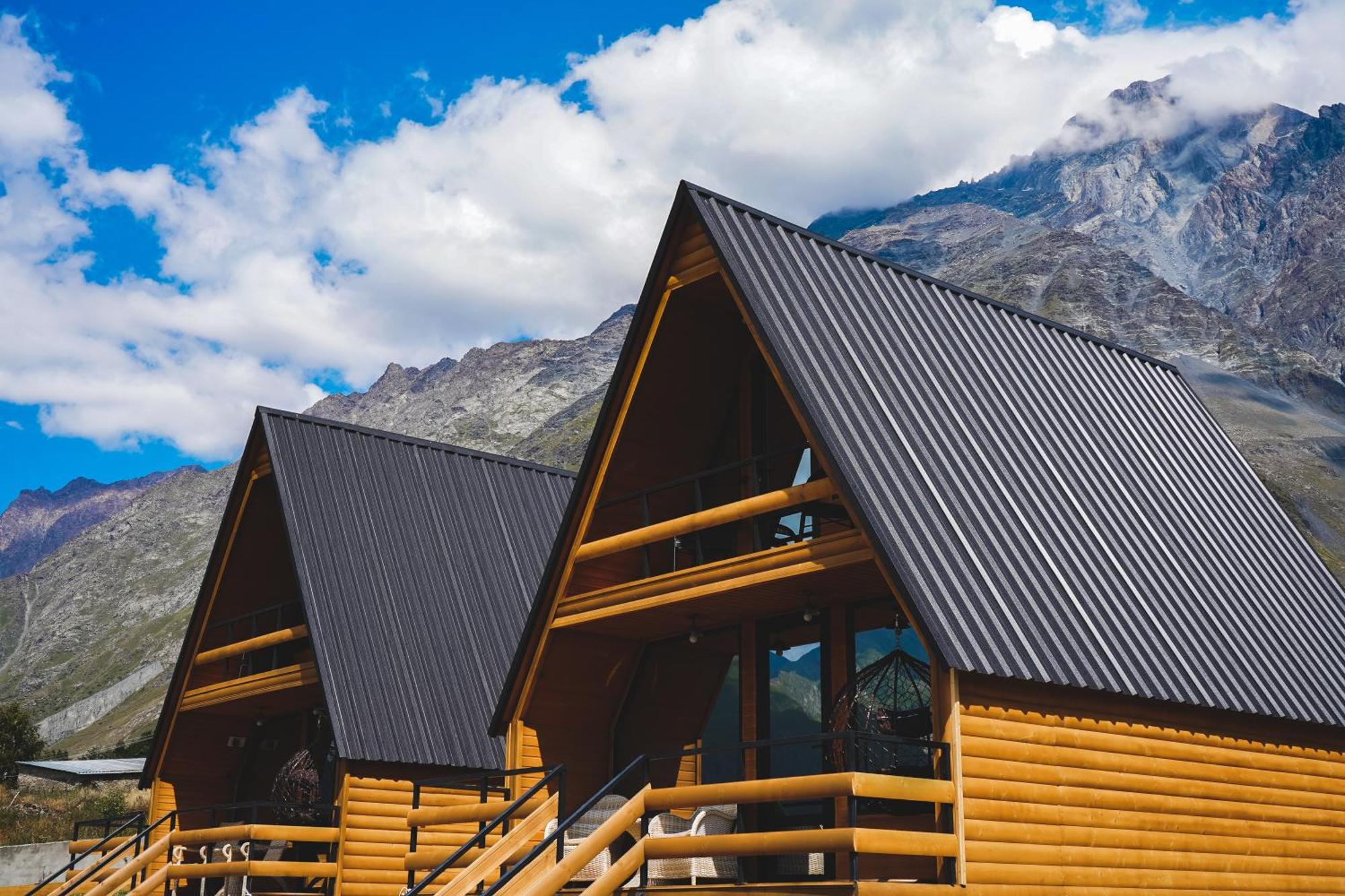 Lonely Mountain Villa Казбеги Екстериор снимка